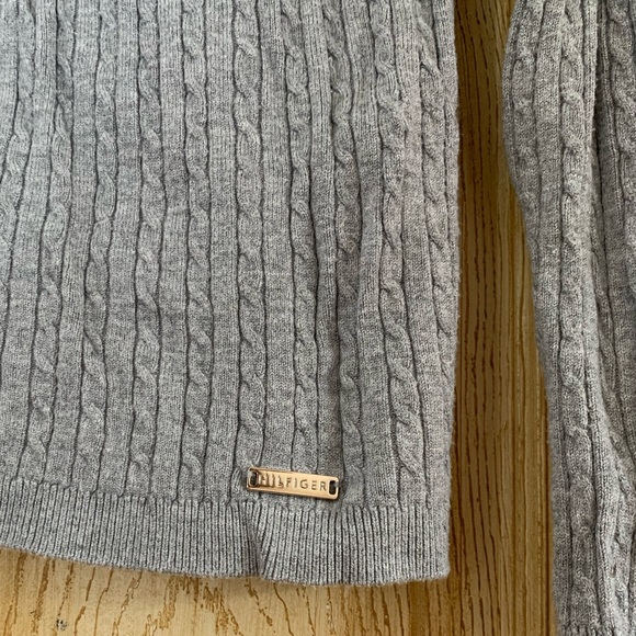 Tommy hilfiger gray knit long sleeve - Picture 6 of 7